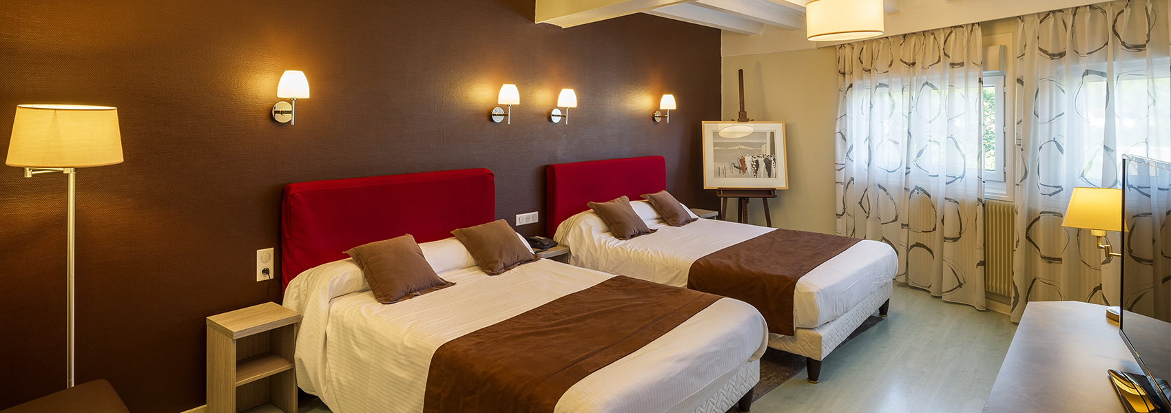 3-Sterne-Zimmer, Relais Hotel Le Saint-Hubert in Saint-Claude im Jura.
